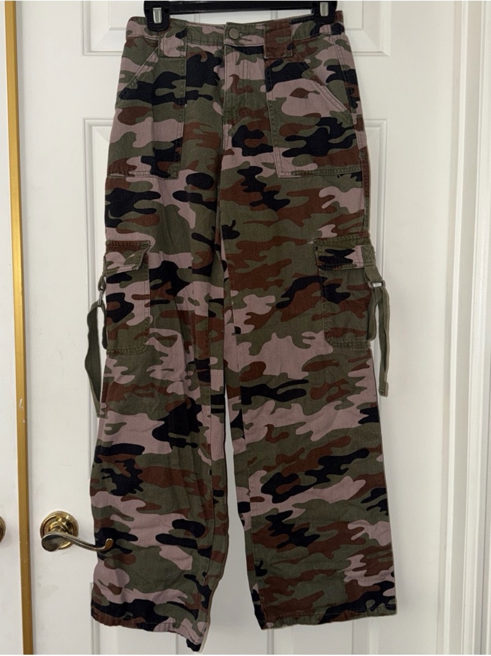 Tinseltown Camouflage Cargo Pants in Olive & Brown